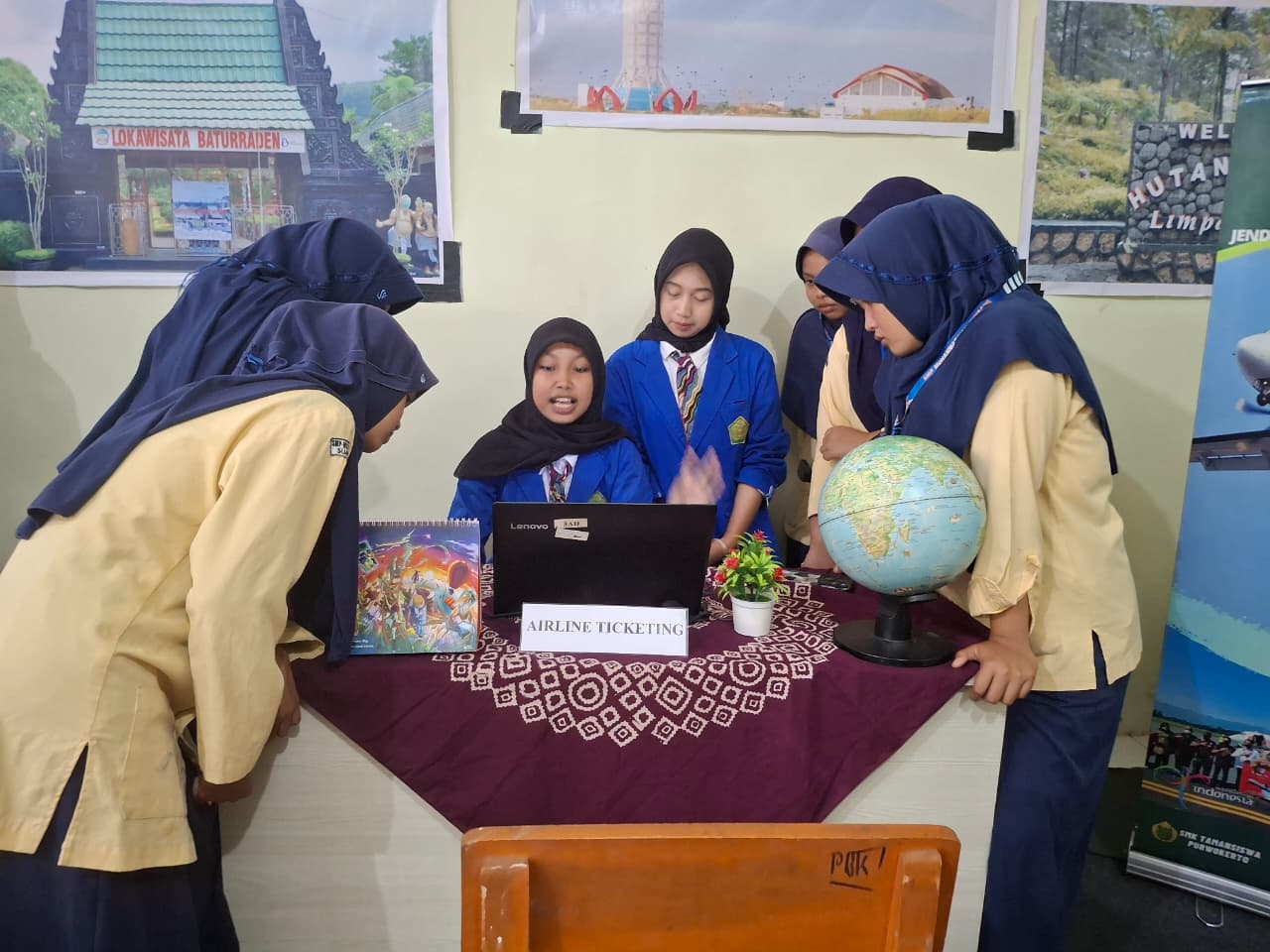 Kegiatan praktik tourist information center 1